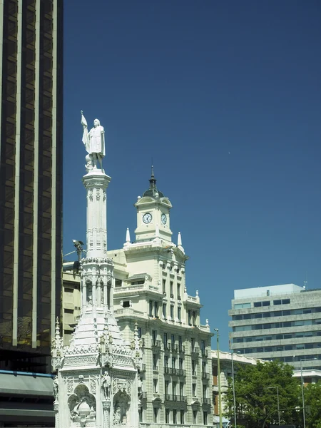 Kontorsbyggnader historiska torn Madrid Spanien Europa — Stockfoto