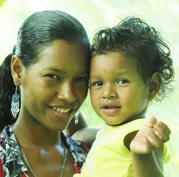 Mère avec bébé fille — Photo