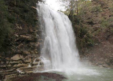 Adana, Türkiye 'de Aladağ Şelaleleri Simit