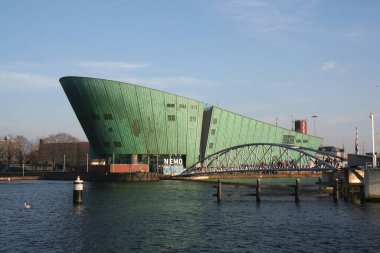 AMSTERDAM, NETHERLANDS-MARCH 8: Nemo Bilim Müzesi Bilim Merkezi. 8 Mart 2014 Amsterdam, Hollanda.