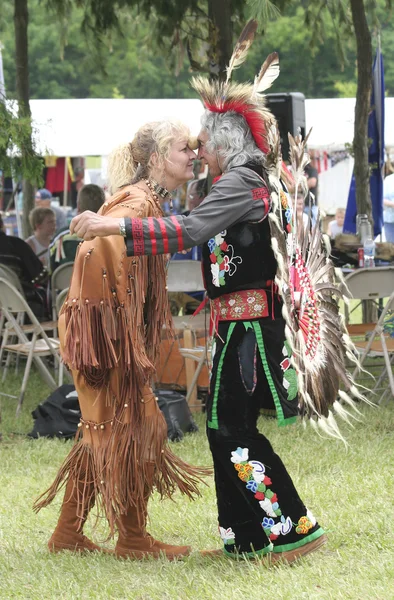 Чоловік і жінка танці з potatoat Майамі Націй збір — стокове фото