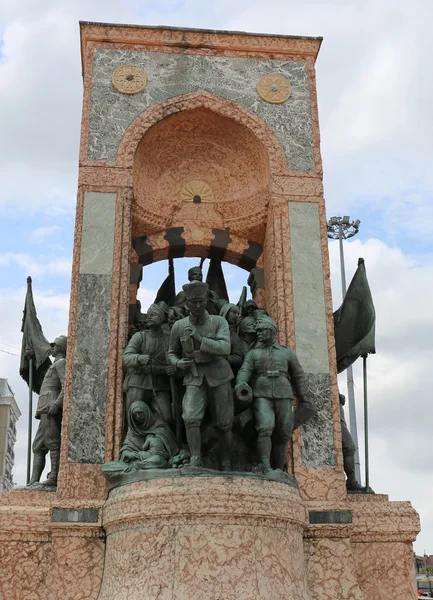 Ататюрк пам'ятник площі Таксим — стокове фото