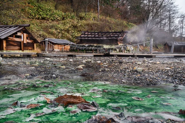 Aguas Termales Japón Que Salen Del Suelo Agua Verde Azufre —  Fotos de Stock