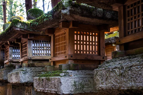 Kamień Drewniana Latarnia Przybytku Sinto Japonii — Zdjęcie stockowe