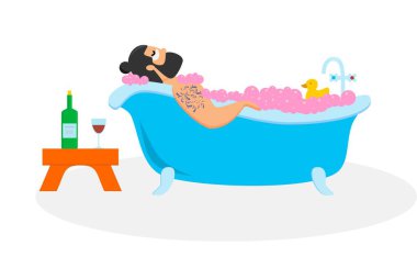 Banyoda dövmeli hippi adam pembe köpüklü beyaz arka planda şaraplı