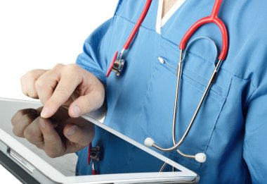 Tablet pc kullanan doktor