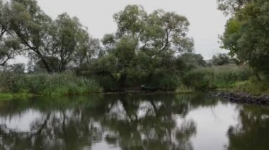 Havel Nehri. tipik peyzaj çayır ve willow ile çalışır. Havelland bölge. (Almanya)