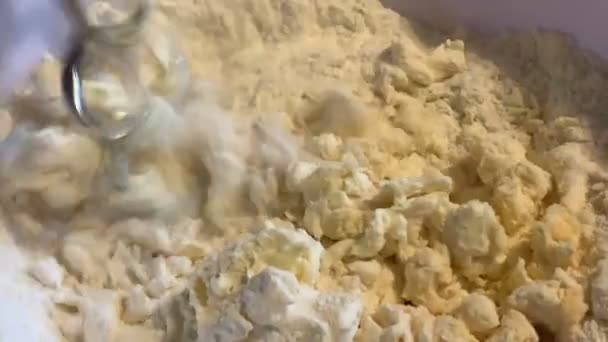 Cuocere Torta Corso Mescolare Gli Ingredienti Della Pasta — Video Stock