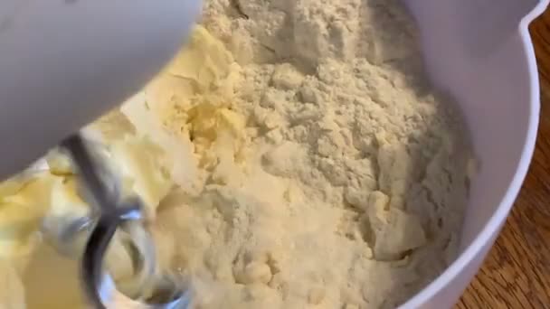 Cuocere Torta Corso Mescolare Gli Ingredienti Della Pasta — Video Stock