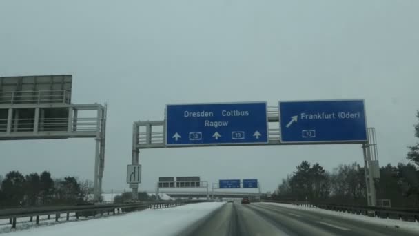 Schoenefeld Brandenburg Germany February 2021 Snow Conditions Highway Автострада A13 — стоковое видео