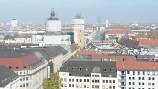 ミュンヘンの街並み、マリエン広場とヴィクトゥアリエンマルクトの隣の歴史的な部分. — ストック動画