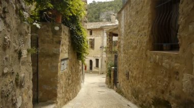 Tarihi St Guilhem le Çölü'ndeki eski sokak, Cevennes
