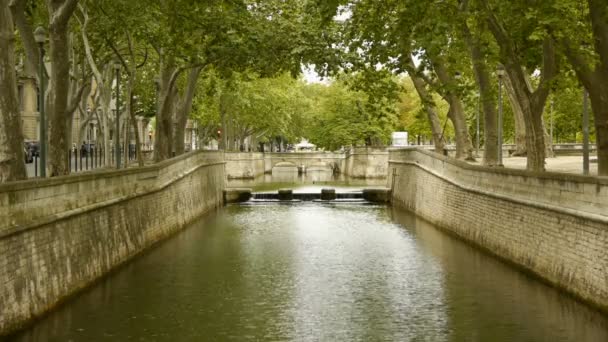 Canal para Jardin des Fontains, Nimes — Vídeo de Stock