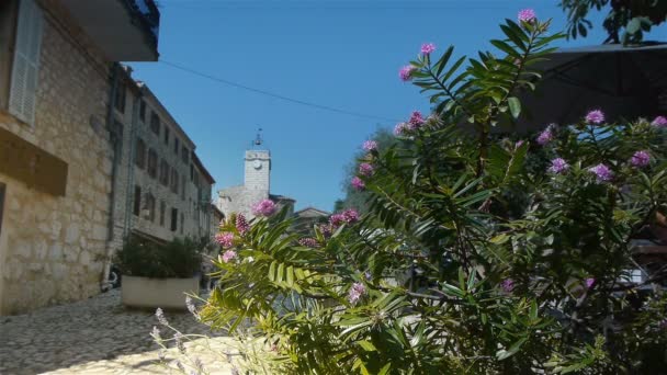 Vesnice poblíž Col de Vence v jižní Francii — Stock video