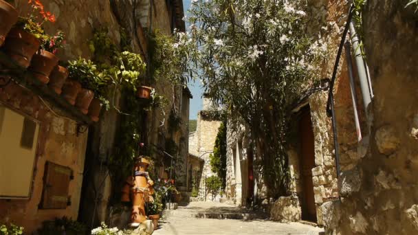 Medeltida liten gata vid Tourrettes sur Loup, södra Frankrike — Stockvideo