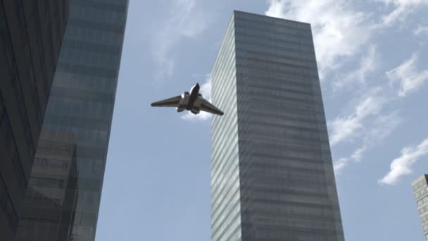 Nave espacial futurista voando acima de uma paisagem urbana — Vídeo de Stock