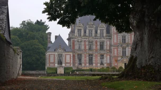 Chateau de Beaumesnil i Frankrike — Stockvideo