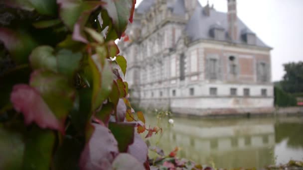 Chateau de Beaumesnil in autumn — Stock Video