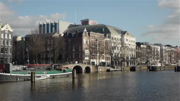 Carre teatro y canal en Amsterdam — Vídeo de stock