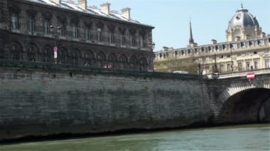 Seine Nehri üzerinde seyir