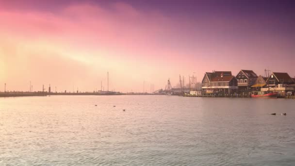 Hamn vid solnedgången. Volendam — Stockvideo