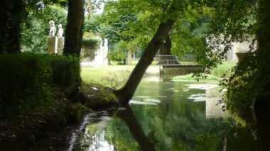 Canon Castle Garden küçük şelale