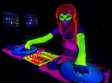seksi neon uv kızdırma Dj