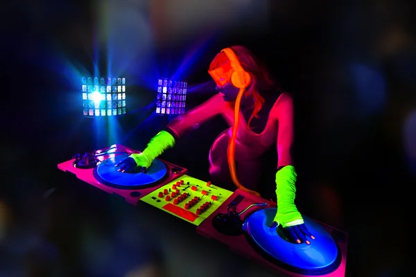 Sexy neón uv brillo DJ — Foto de Stock