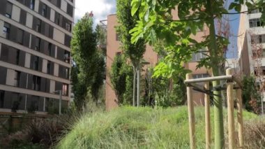 El Poblenou, Barselona, İspanya 'da bir şehir parkı.