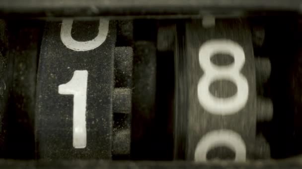 Числа, що рухаються на лічильнику касетної стрічки — стокове відео