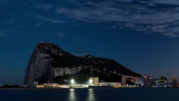 Timelapse av Rock of Gibraltar, brittiskt territorium intill Spanien — Stockvideo