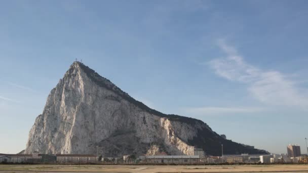 Timelapse of the Rock of Gibraltar (Британська територія поряд з Іспанією) — стокове відео