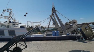 Castellon limanında balıkçı tekneleri