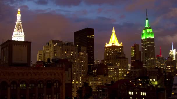 New Yorker Skyline vor und zurück bei Sonnenuntergang — Stockvideo