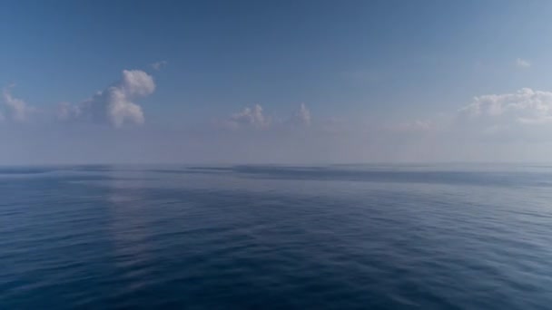 Video Loopable di cielo e mare incredibili dalla barca — Video Stock