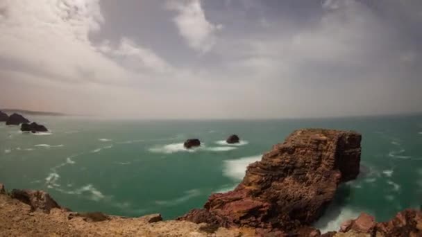 Étoile ascendante avant et arrière de la côte portugaise — Video