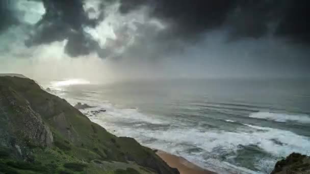 Portekiz sahilinin ileri ve geri zaman aralığı — Stok video