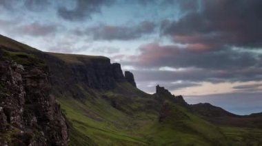 Quiraing dağlarının ileri ve geri süratli zamanlaması