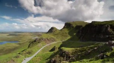 Quiraing dağlarının ileri ve geri süratli zamanlaması