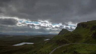 Quiraing dağlarının ileri ve geri süratli zamanlaması