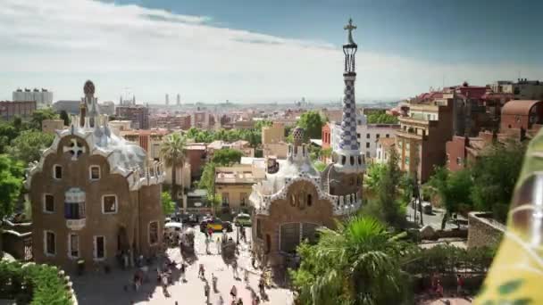 A Parc Guell előrefelé és visszafelé történő gyors időeltolódása Stock Videó