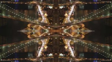 New York 'un gökyüzü geceleri aynalı desen haline gelir.