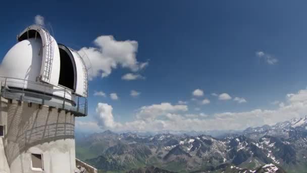 Looping cinemagraph dell'Osservatorio Pic du Midi, Pirenei, Francia — Video Stock