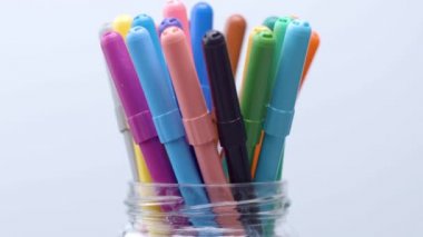 Bir satırda renkli işaretler