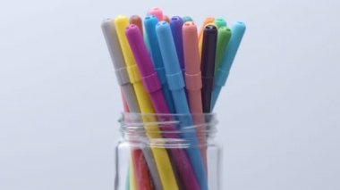 Bir satırda renkli işaretler