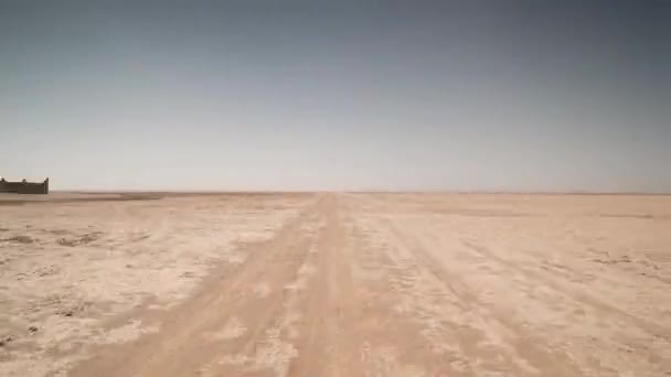 Waktu POV penyimpangan mengemudi melalui gurun Sahara — Stok Video