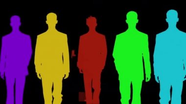 Siyah arka planda yürüyen siluetli iş adamı