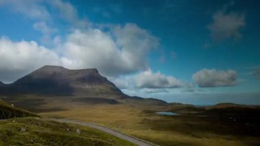 İskoçya dağlarının ileri ve geri zaman geçişi
