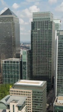 Canary Wharf, Londra 'nın dikey videosu