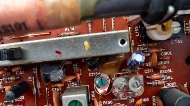 Vintager ghettoblaster circuit board — Stock video